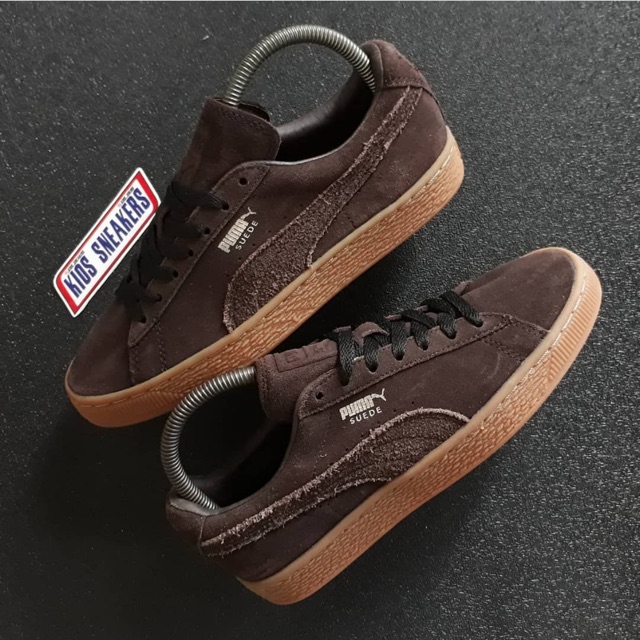 suede pumas brown