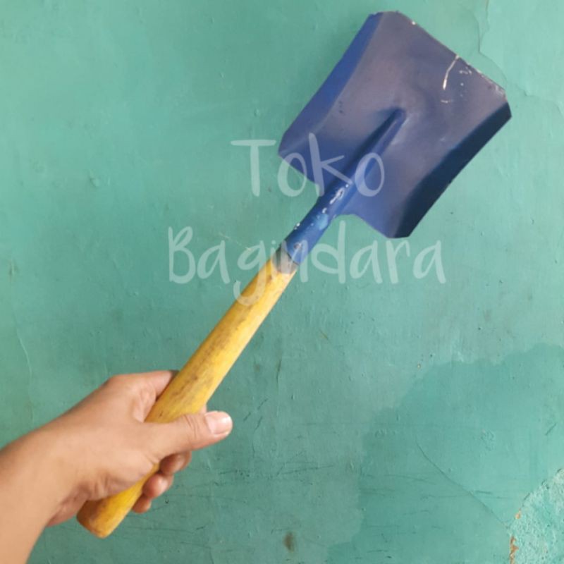 Sekop Gagang Kayu 40CM