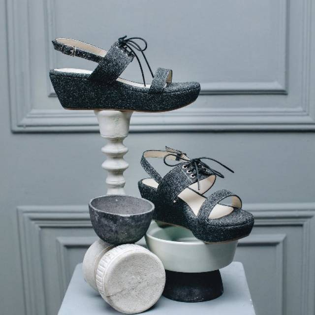 Valencia by Enrica (valencia limite) constance wedges black size 36 NEW