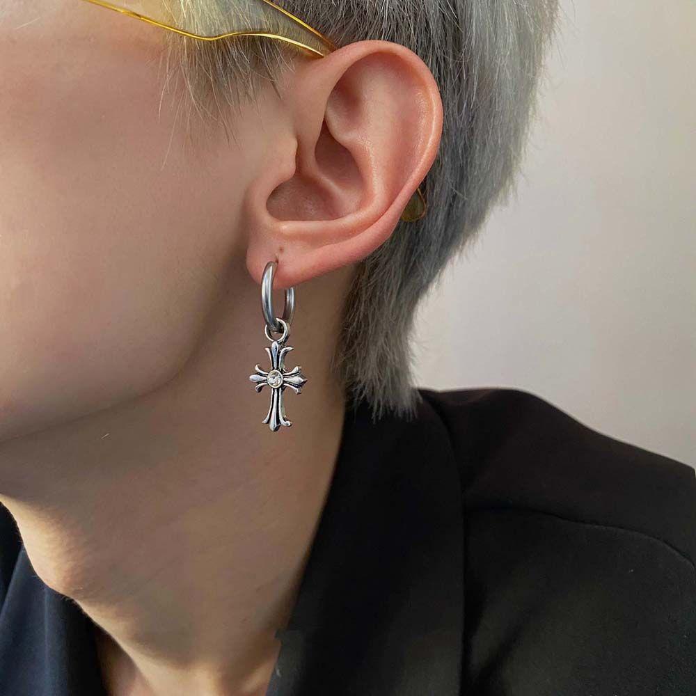 Mxbeauty Anting Hoop 1pcs Gothic Punk Hip Pop Wanita Warna Hitam Perak Perhiasan Telinga Berlian Imitasi Zirkon Kristen Tergantung Salib Pendant Earrings