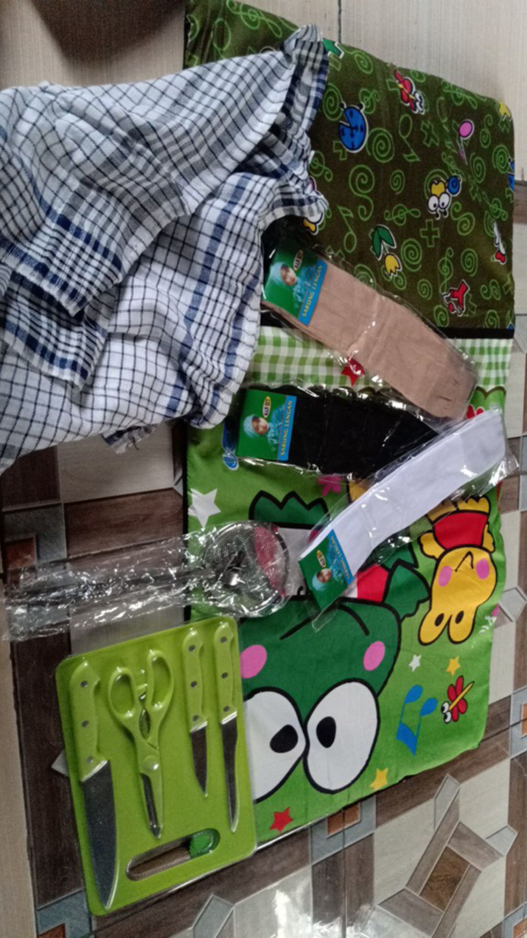 Pisau Dapur Set Talenan Gunting