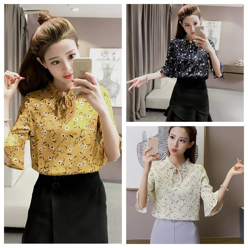 Blus V-Neck Lengan Pendek Model Longgar Motif Bunga Bahan Sifon untuk Wanita