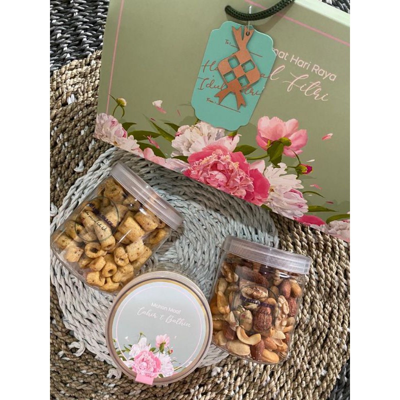 

Parsel Lebaran Premium Mixed Snacks by KitaKita.Snack