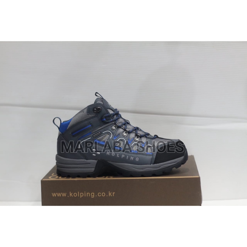 Sepatu Gunung
