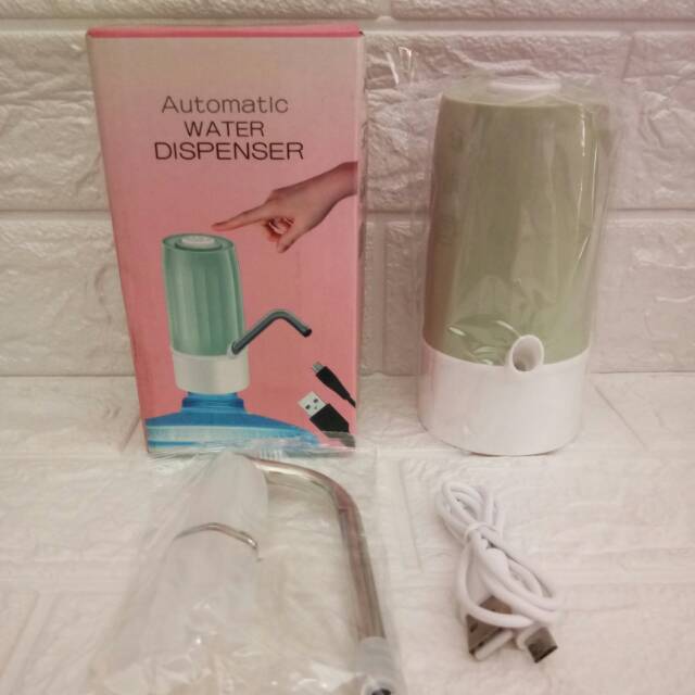 Automatic water dispenser