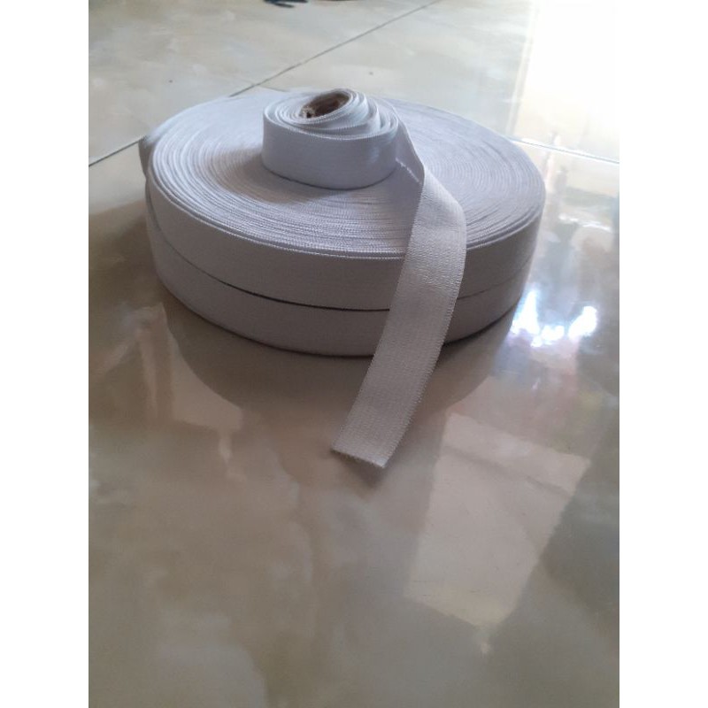 karet elastis/karet kolor 3 cm per roll