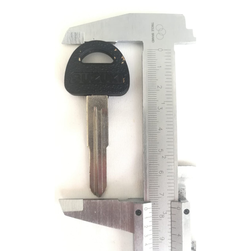 [BAYAR DI TEMPAT] Bahan Kunci Cadangan Mobil SUZUKI Jimny Esteem Jalur Kiri Karet Duplikat keyblank