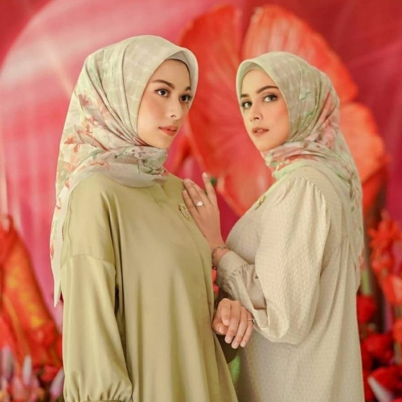 buttonscarves Xanadu Abalone