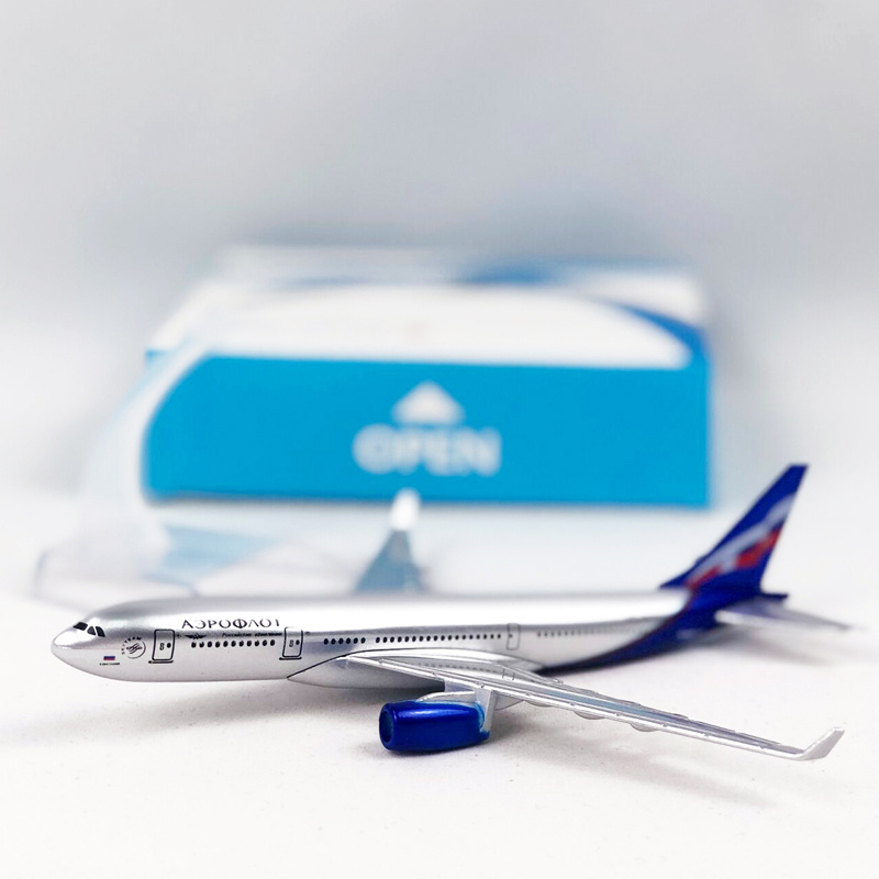 Model Pesawat Terbang Rusia Airlines A330 Airbus 330 Bahan Metal Diecast Ukuran 16cm Dengan Landing Gear