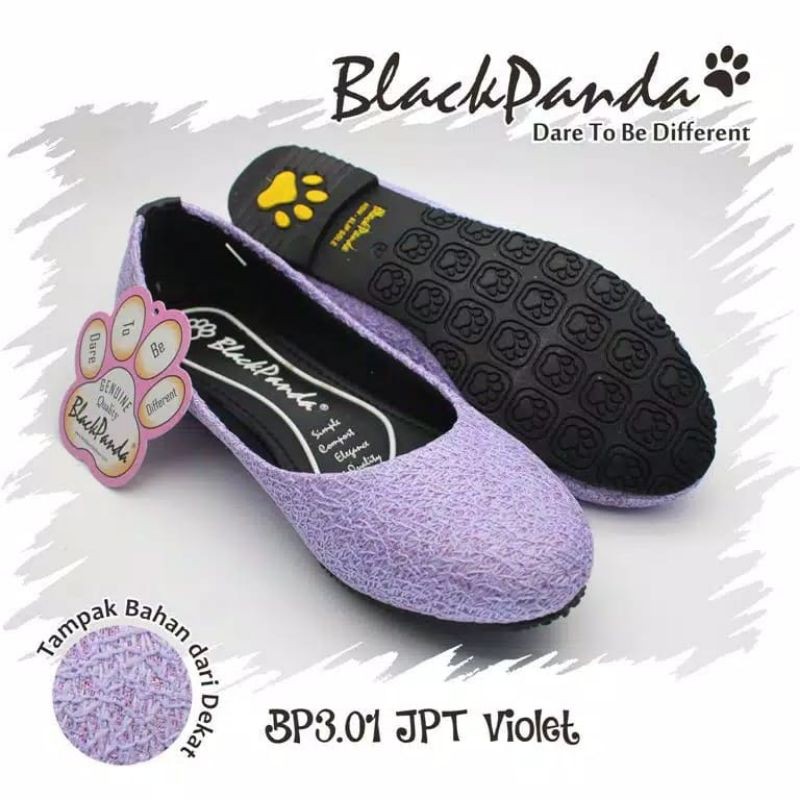 SEPATU BLACK PANDA
