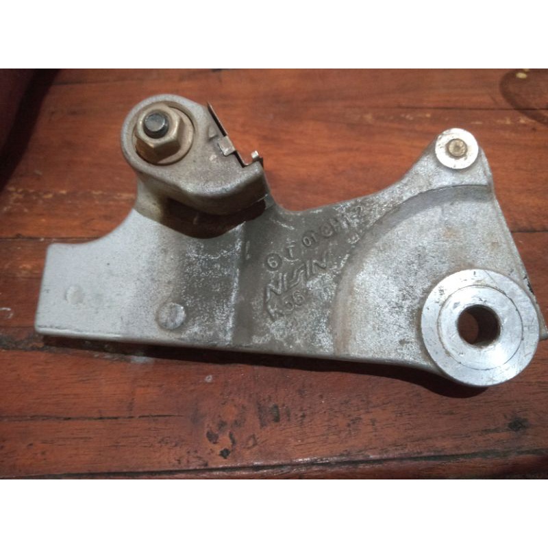 dudukan kaliper cakram belakang Honda Sonic 150r kaliper belakang dan pompa cakram