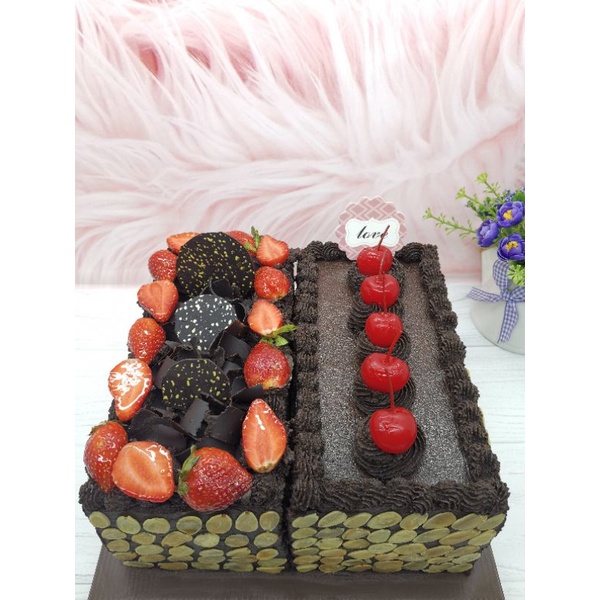 

TRIPLE CHOCOLATE CAKE