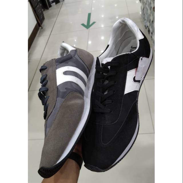 Sepatu  pria Jackson