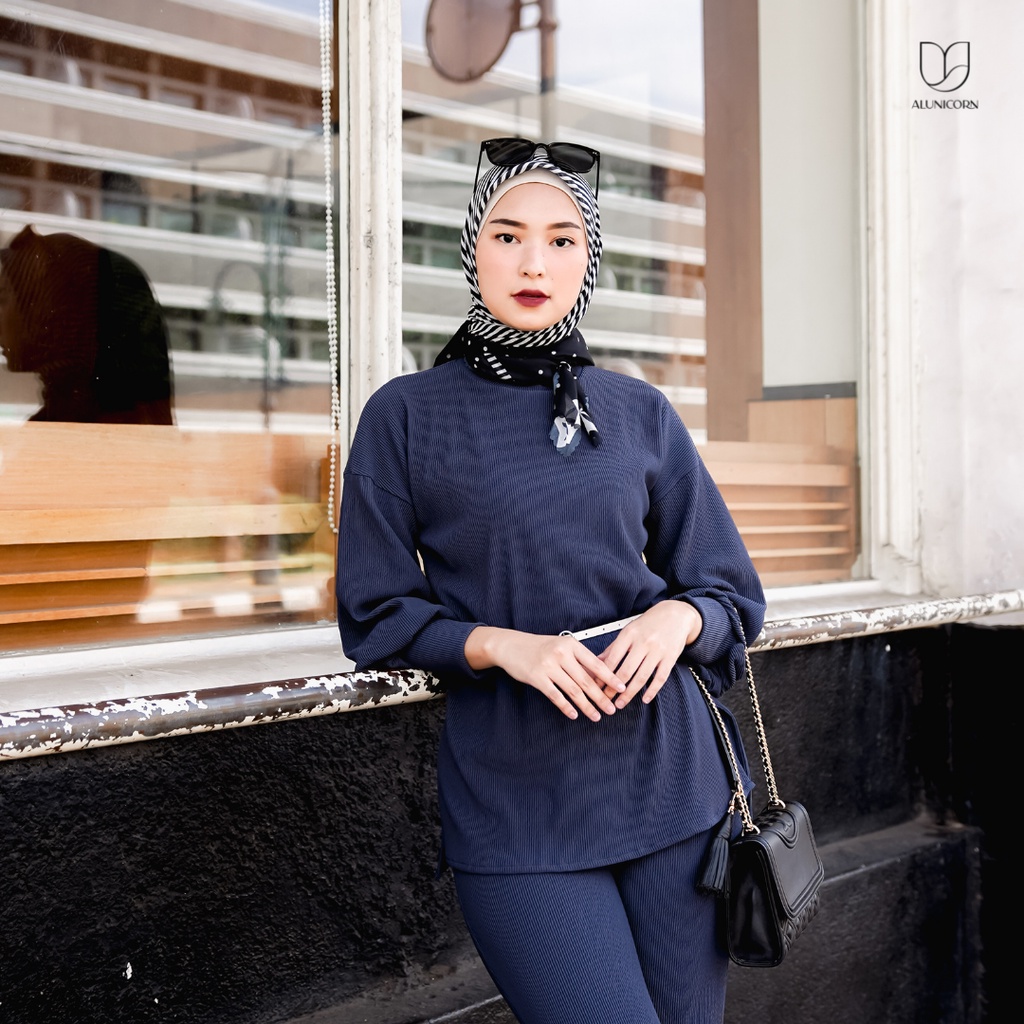 Alunicorn - Zaara Pleats -  Blouse Wanita - Pants Wanita-Blouse Denim