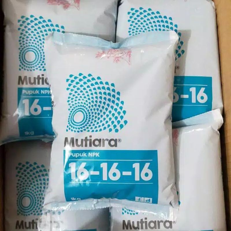 pupuk NPK mutiara biru 16.16.16 200gr
