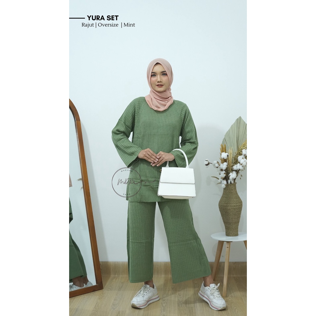 Yura One Set Batwing + Kulot Knit Pants Rajut Setelan 2 in 1 Wanita Muslim Polos Kekinian Bahan Rajut 7 Get Tebal Premium Oversize Set Rajut Wanita Satu Set Korean Style