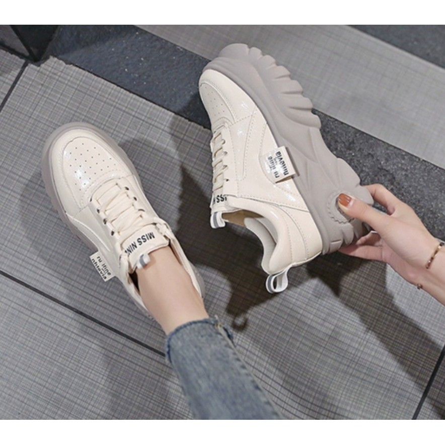 Sepatu Sneakers Wanita Sol Tebal Fashionable MA26