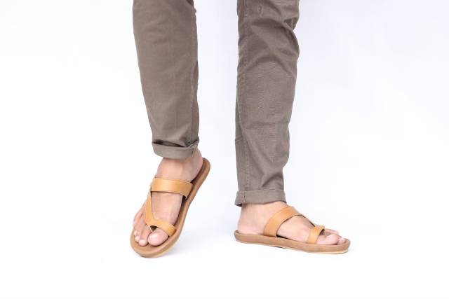 READY STOCK - Sandal Kasual Sandal Jepit Sandal Kulit Sandal Pria Sandal Import Sandal Slop Cevany