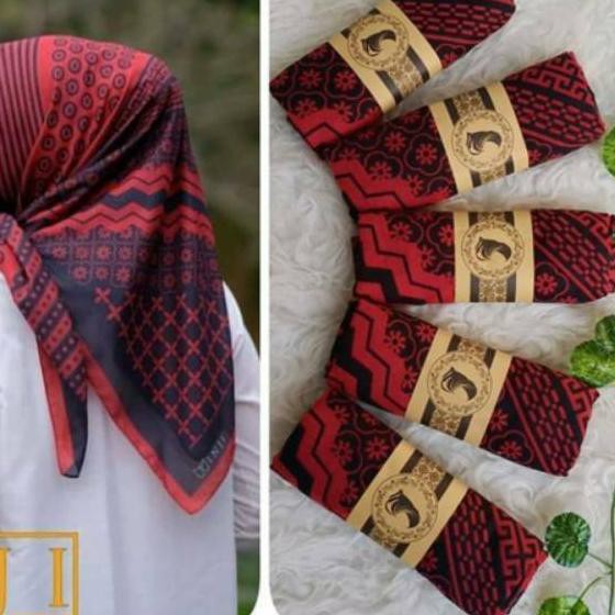 [VIP] HIJAB SEGI EMPAT VOAL PREMIUM DENAY INJI KW KERUDUNG DEENAY KW MOTIF MERAH HITAM TERBARU ✫