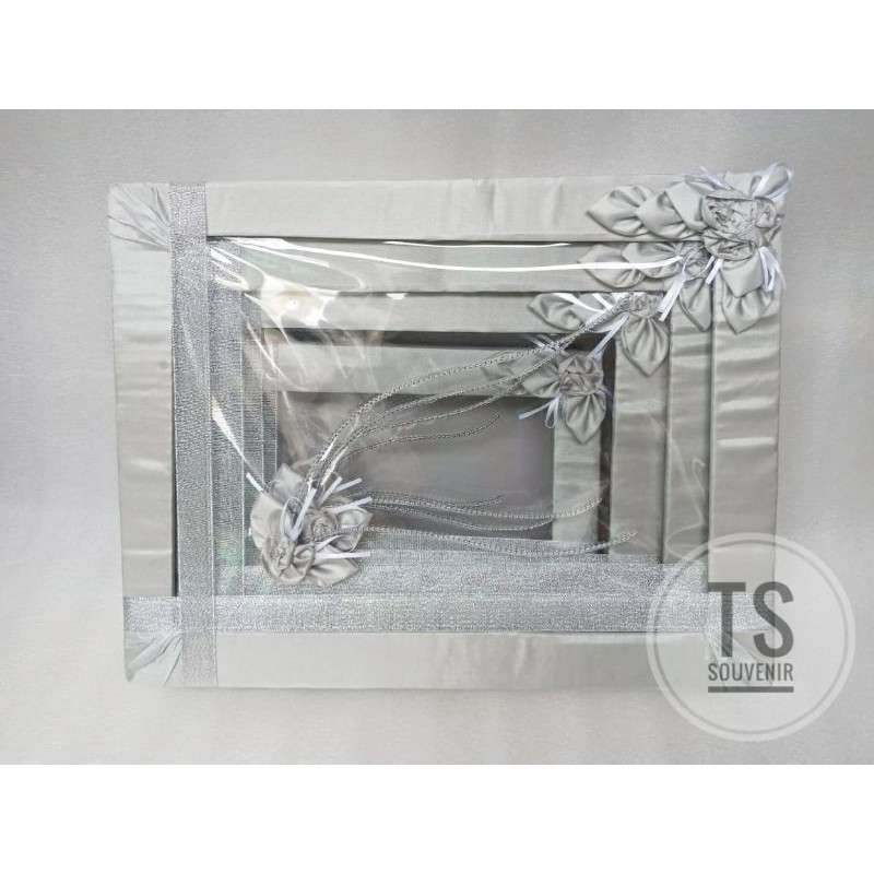 

Kotak hantaran / kotak seserahan / box hantaran tutup model list rantai 1 set silver