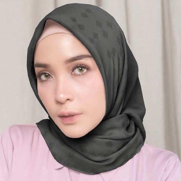 UTK SELI Segi4 Poton Premium Burberry - BLACK By Vanilla Hijab Jilbab Scarf Segiempat Original VH