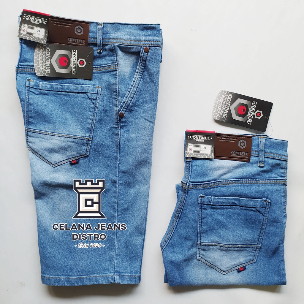 Celana Jeans Pendek Biru Muda Pria Distro Continue