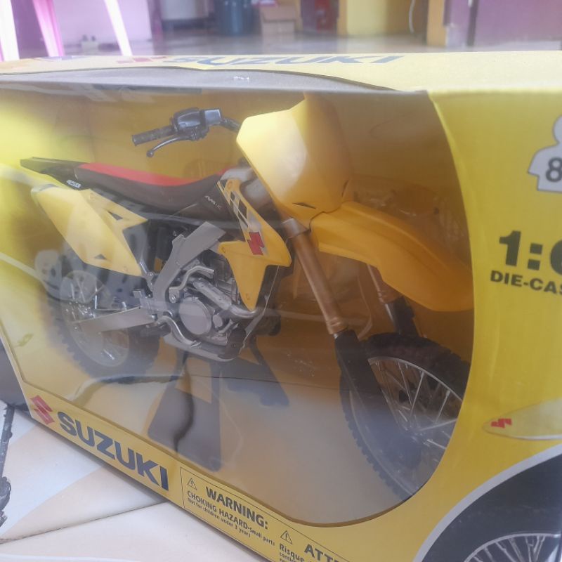 Diecast Miniatur Motor Trail Suzuki Besar Skala 1:6 Keren Bahan Besi