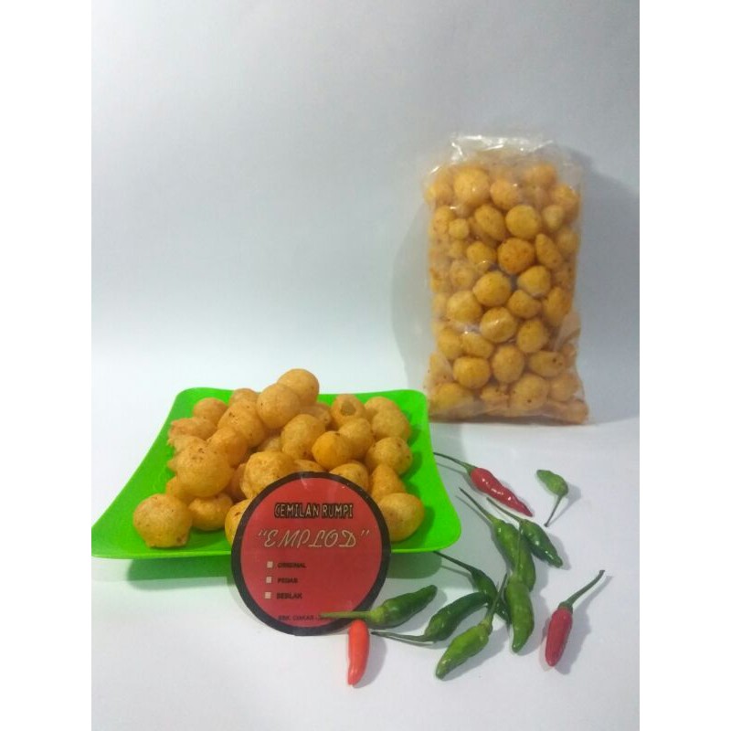 

Jajanan / Cemilan Emplod (endog Lewo) khas Garut varian rasa pedas 125g dari Cemilan Rumpi