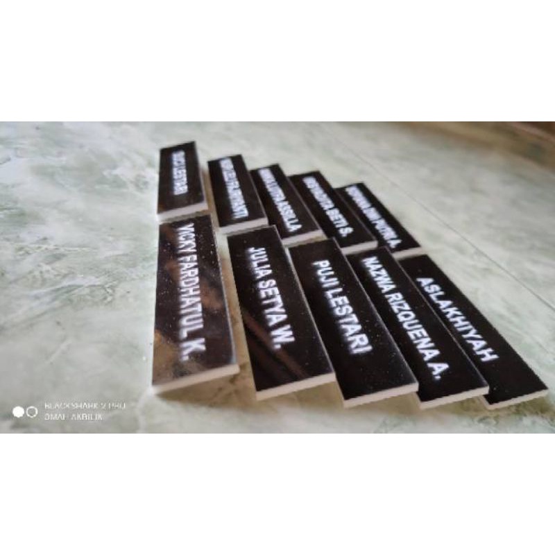 

PAPAN NAMA DADA NAME TAG GRAFIR