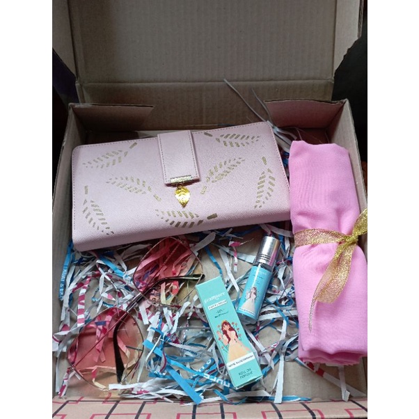 

Gift box/ Hampers box