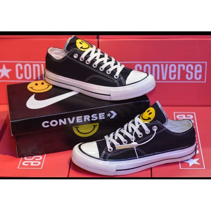 sepatu converse motif smile hitam