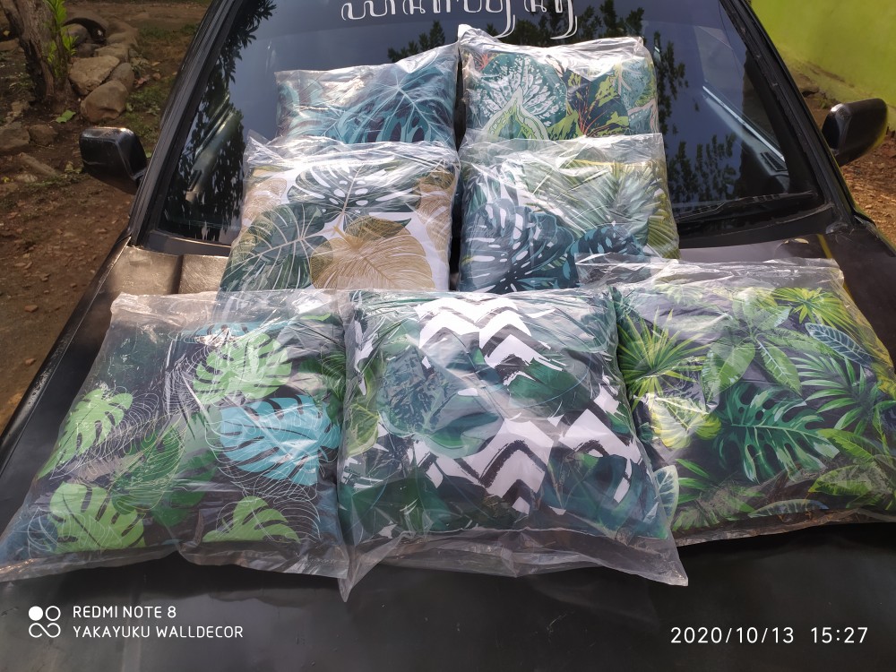 Bantal Sofa Motif Daun Monstera Leaves 40x40 Cm - Pusat Kado Murah