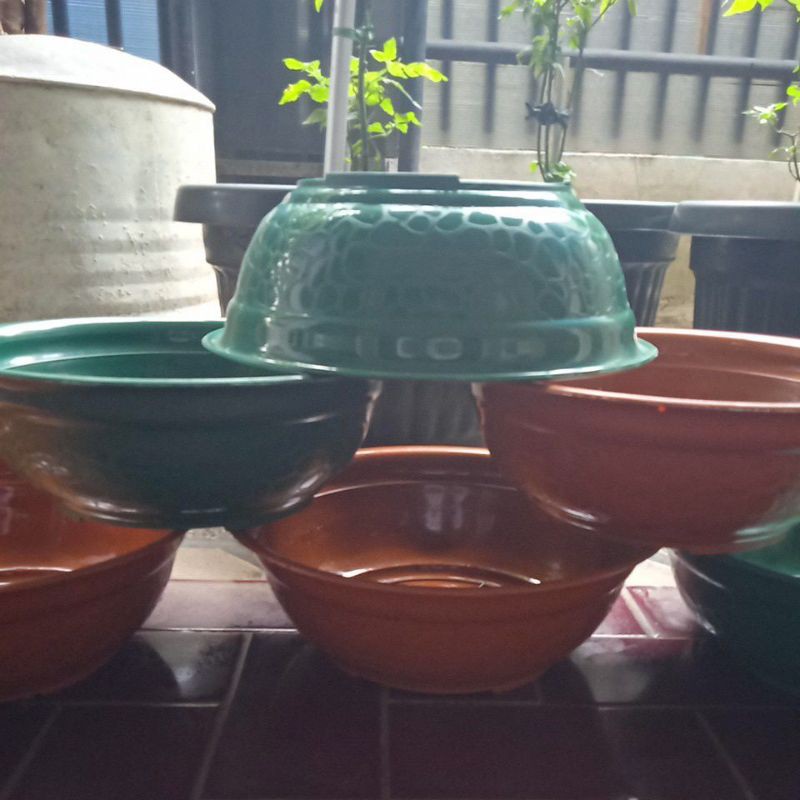 Pot bunga dan tanaman Hias Bonsai Highway ukuran 30cm warna Hijau dan merah bata motif keramik