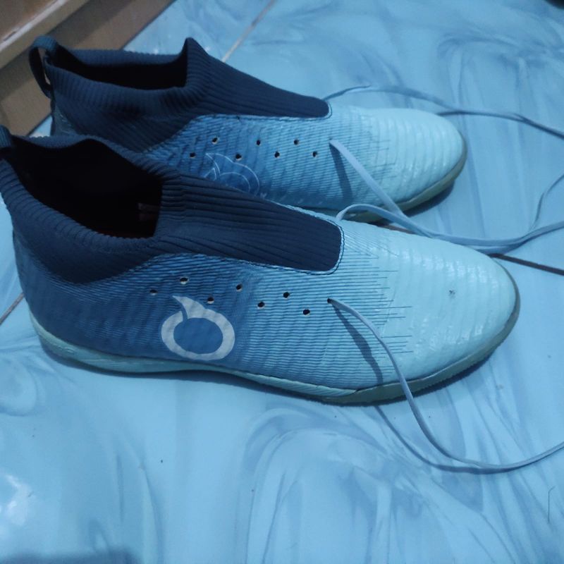 Ortuseight Catalyst Mercury IN (Sepatu Futsal)