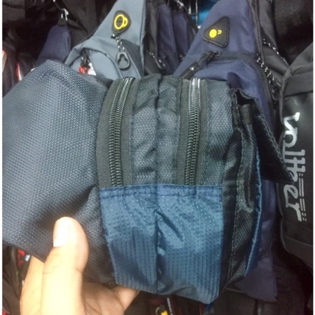 tas slingbag atau tas pinggang pria bahan parasit impor banyak sleting penyimpanan #tas #taspinggang #tasslimgbag #taskeren