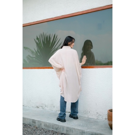 Wyn Batwing Oversized Shirt - Kemeja Batwing Oversize - Formeeoutfit