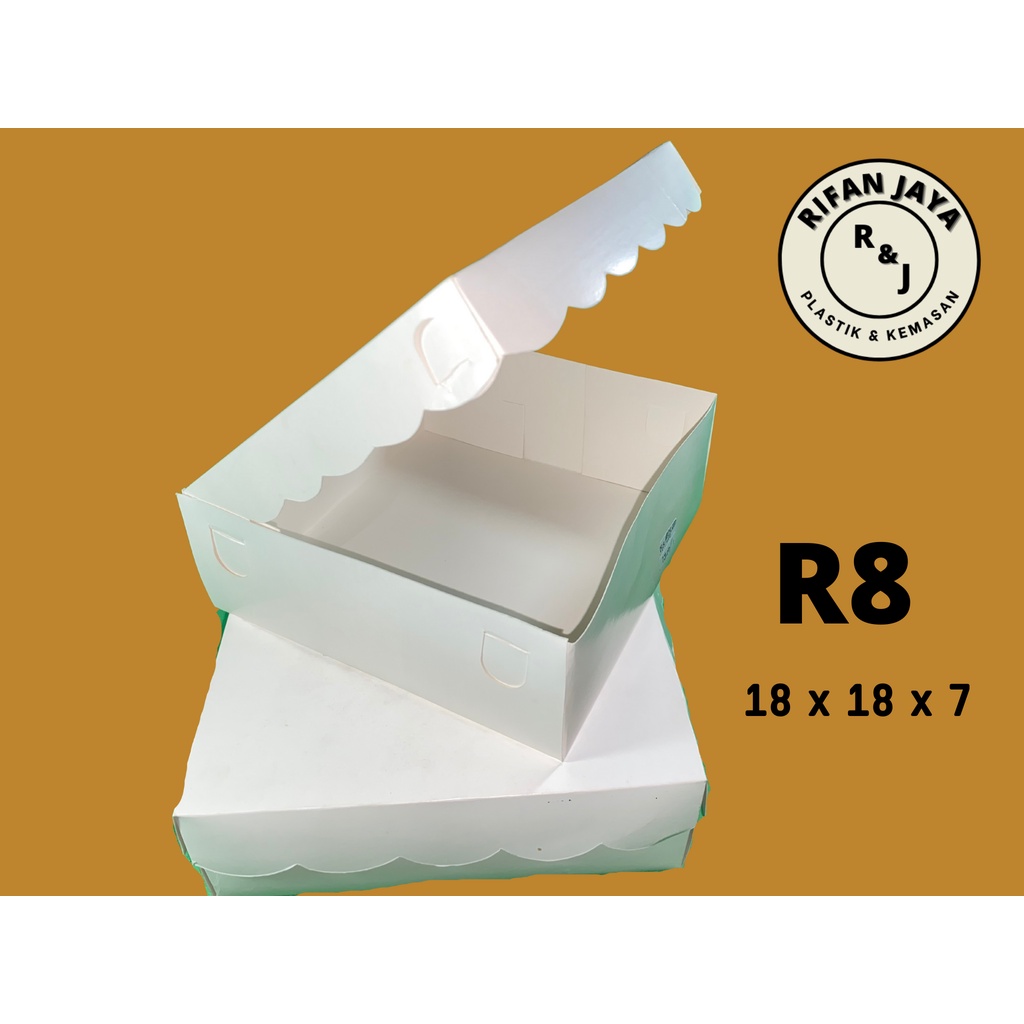 

KOTAK KUE / DUS JAJAN R8 (IVORY) polos putih uk. (P x L x T) 18cm x 18cm x 7cm