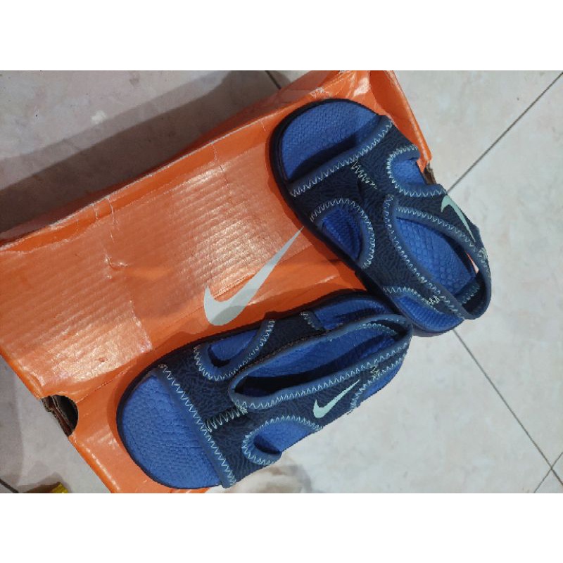 Preloved Sepatu Sandal Nike