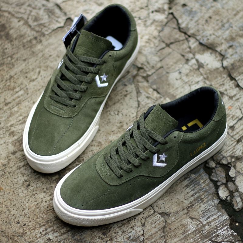 Sepatu Converse L. Lopez