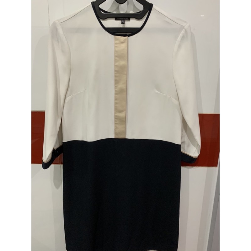 Dress Warehouse Second