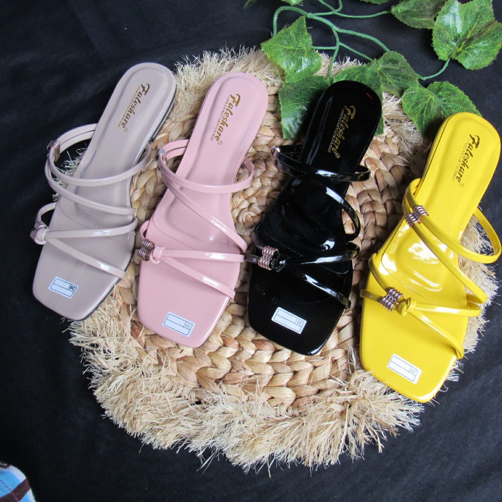 Sandal Flat Tali Silang Gesper Ry09