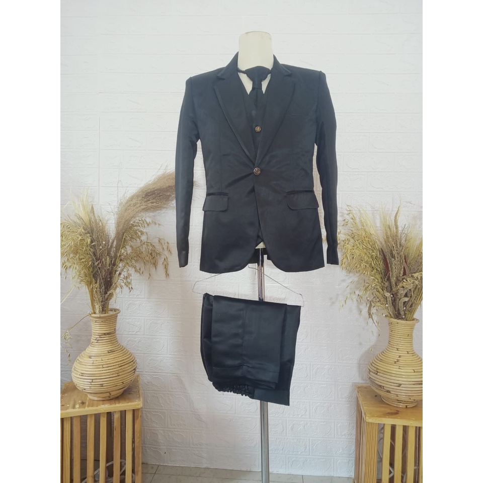 jas pengantin pria hitam senada