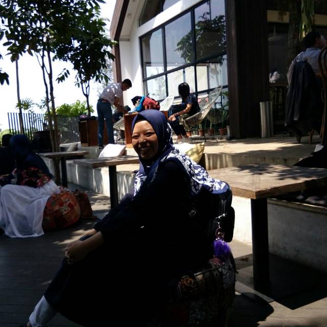 hallonandhayesirahmatika