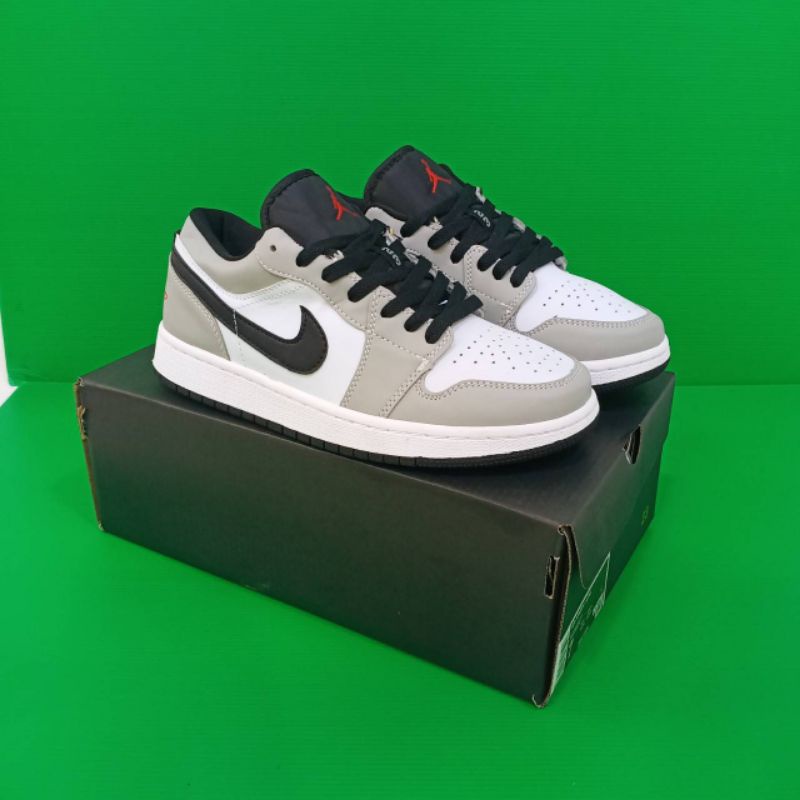 Nike Air Jordan 1 Low Light Smoke Grey