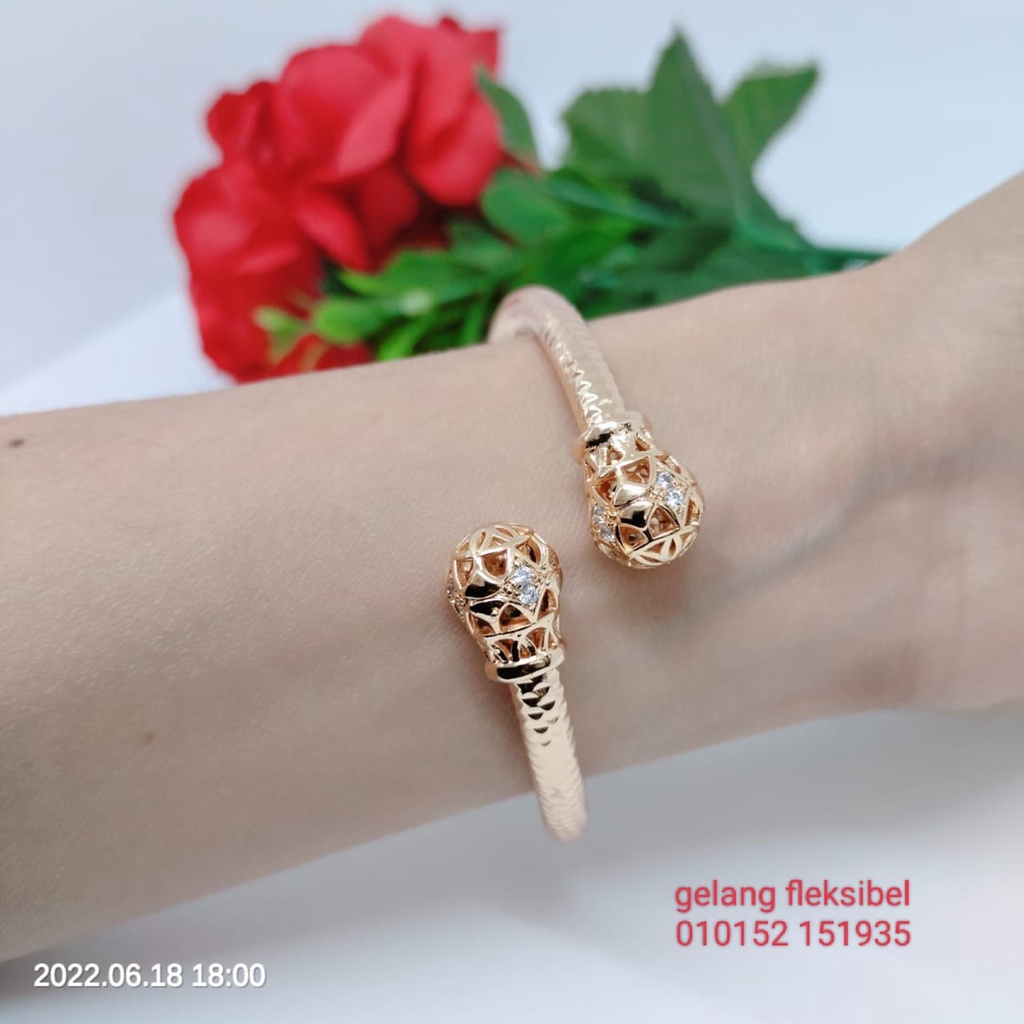 Gelang Tangan Fleksibel Bangle Wanita Titanium Xuping Perhiasan Aksesoris Fashion Lapis Emas Anti Karat