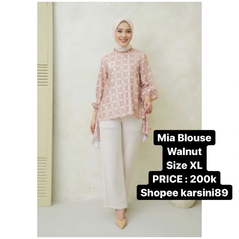 Ready Stock Mia Blouse in Walnut by Wearing Klamby