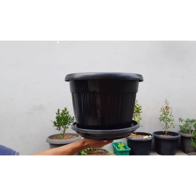 Pot bunga plastik hitam GRACE 35cm kuping+tatakan bawah