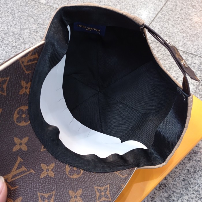 topi baseball lv + box magnet paperbag fakebill