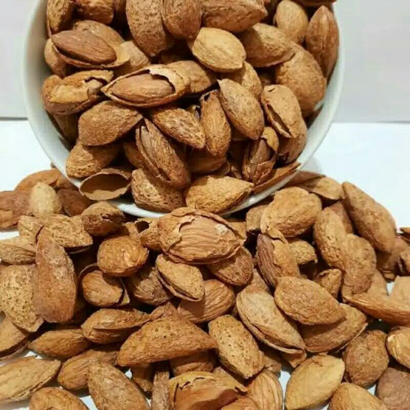 

Kacang almond panggang rasa susu siap saji