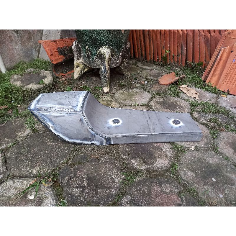 Hornet tracker flat jok sambung rangka belakang custom motor